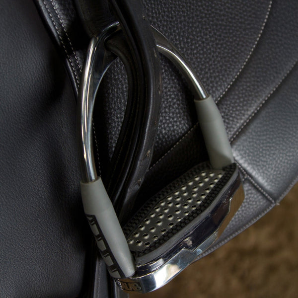Whitaker Air Cushioned Stirrup Irons Flexible Shock absorbing 4.75' Silver/Black