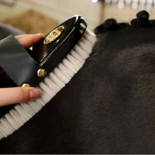 Supreme Products Perfection Goats Hair Finishing Brush Luxurious Soft Bristles